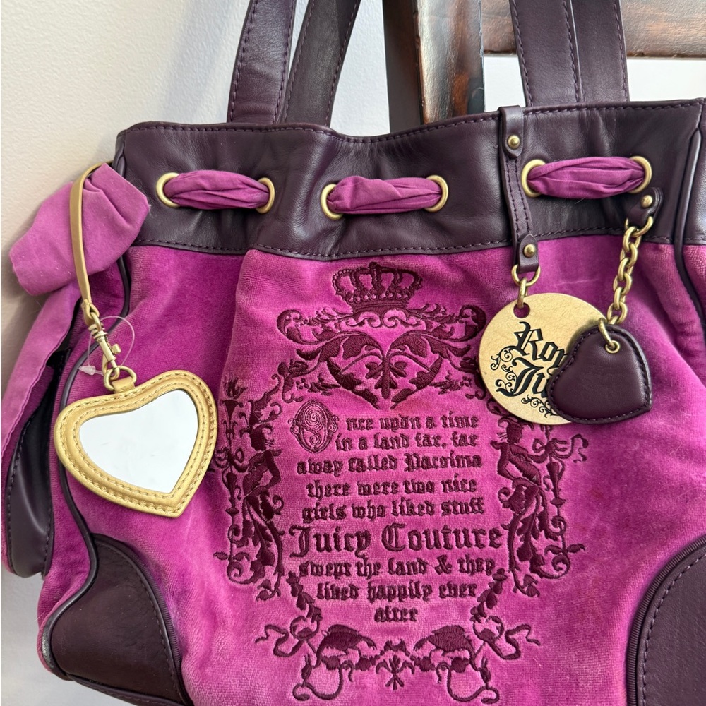 Juicy Couture Purple /Pink Shoulder Bag
Re-Listed ( price typo)